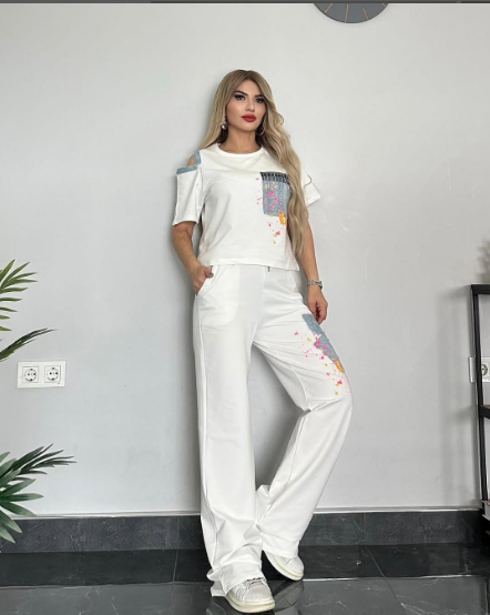 Women Printed Co-Ord set With Crop Top And Jogger